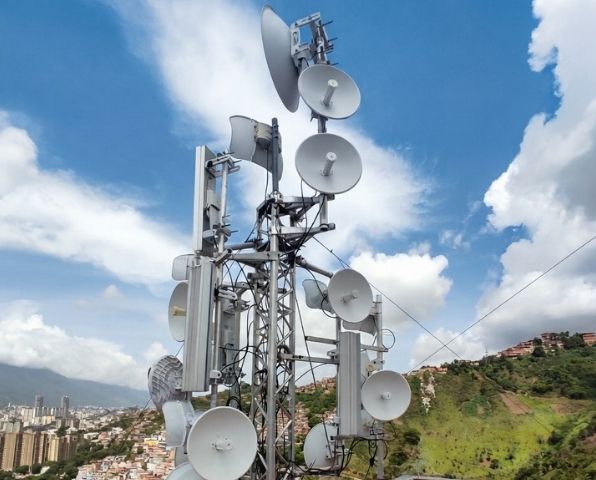 Gala Telecom | Internet de Alta Velocidad y Fibra en Caracas - Conectividad de alta fidelidad con transporte de datos RF